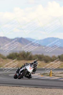 media/Nov-16-2025-Race Pace (Sun) [[8c5fa54630]]/Non Verified Riders (1st 20 Minutes)/5-Turn 15 (110pm)/